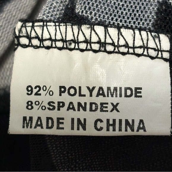 AZI PINK AND BLACK FLASHY TOP WITH SPARKLE IN EXCELLENT CONDITION SIZE XL - Picture 5 of 7